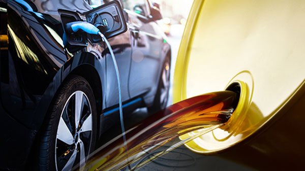 Oil prices push India EV plan