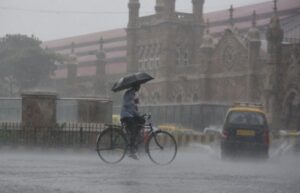 Mumbai goes under as rain lashes India’s west coast