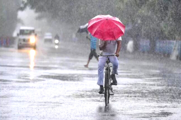 Monsoon season begins in India, three days early