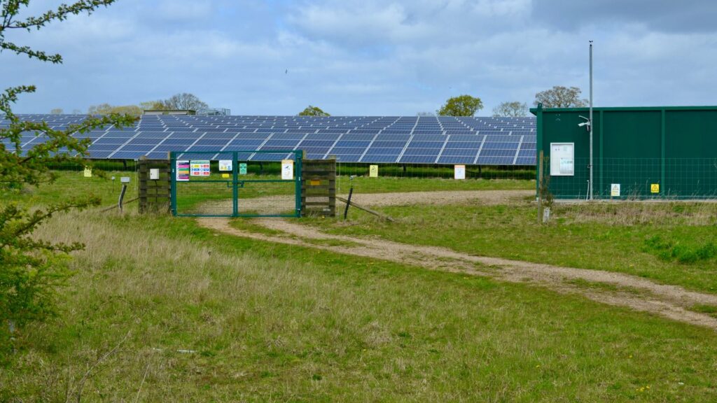 Solar Infra Helps India Meet Record 256GW Power Demand 