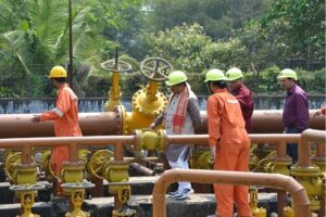 India’s top oil and gas explorer prepares for a looming glut