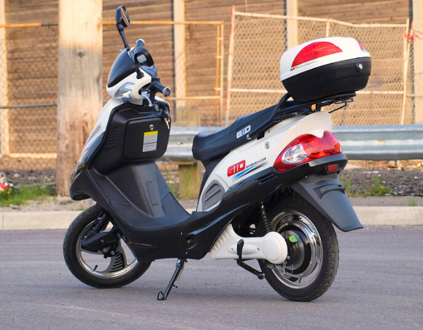 Registrations for e-2W soar before new subsidy norms lead to price hike