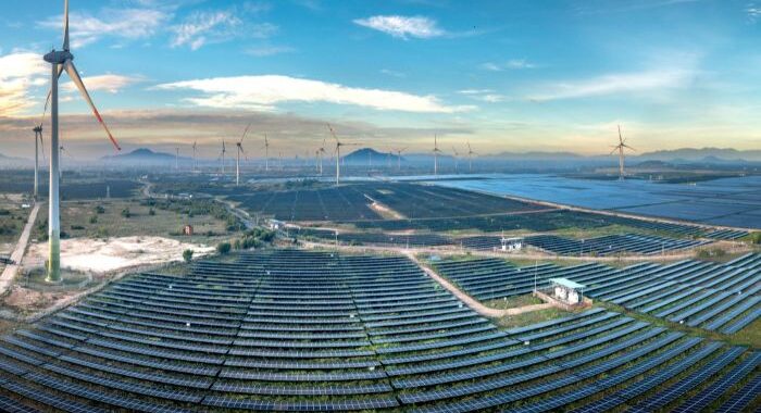 BlackRock plans to invest ₹3,000 crore in Aditya Birla Renewables