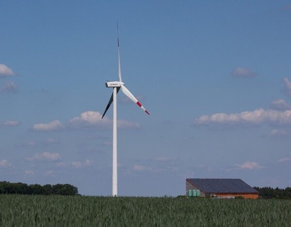 Clean Energy Push Would Halve Warming Rate by 2040: Report 