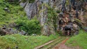 Dynamite Explosion in Meghalaya Resurfaces Banned Rat Hole Mining Concerns