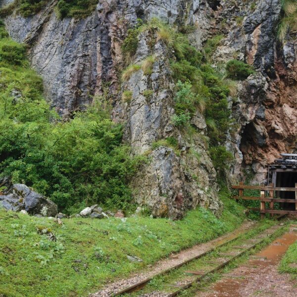 Dynamite Explosion in Meghalaya Resurfaces Banned Rat Hole Mining Concerns 