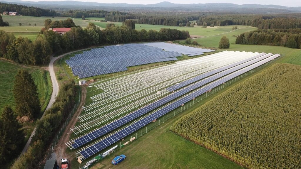 India Adds Record 15.3 GW Solar Capacity in Q1 in 2026 