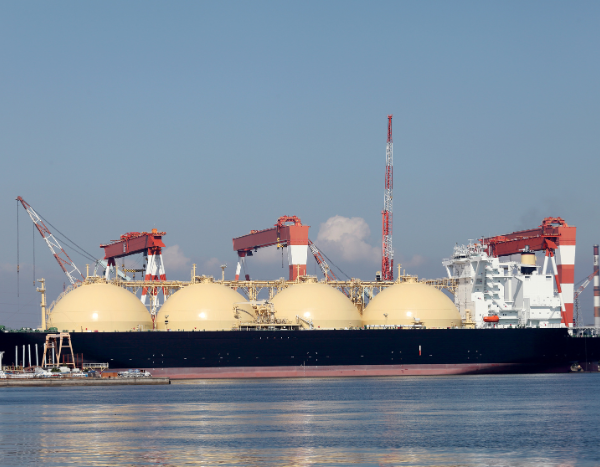 India’s Petronet signs biggest LNG deal till date with QatarEnergy