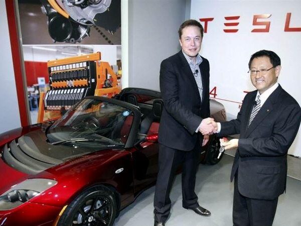 Toyota accused of sabotaging EV sales to shore up hydrogen fuel cells