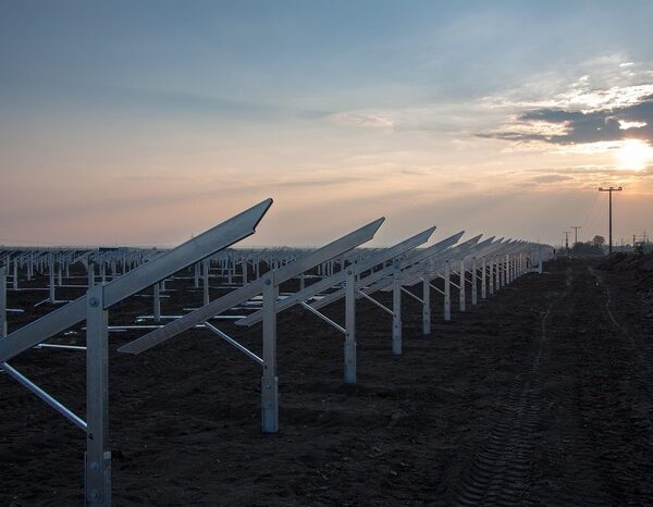 Clean Energy Growth Cuts India’s Coal Power Generation by 3% in 2025: Report